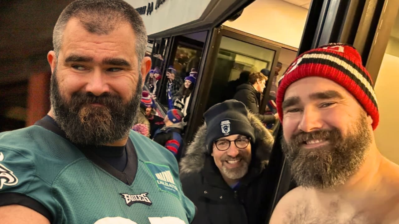 Jason Kelce's touchdown celebration: a shirtless surprise for the family!